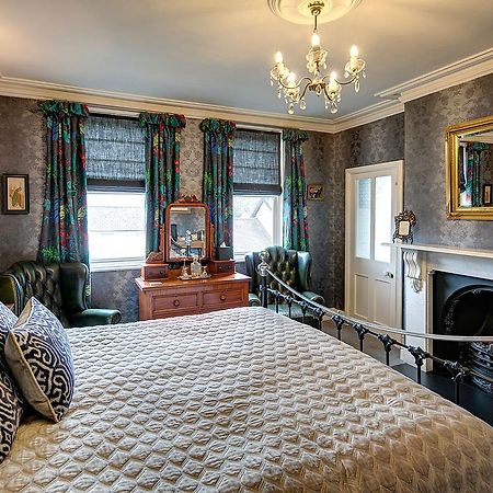 Victoria House Hotel Чърч Стретън Екстериор снимка
