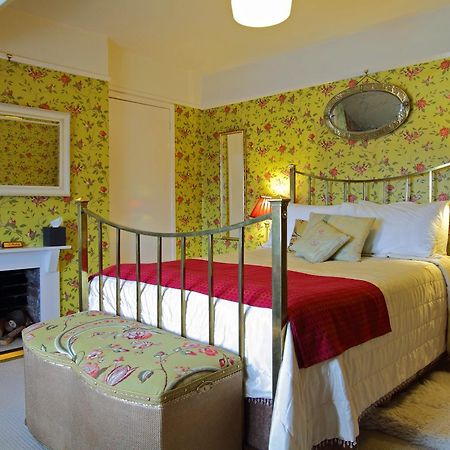 Victoria House Hotel Чърч Стретън Екстериор снимка