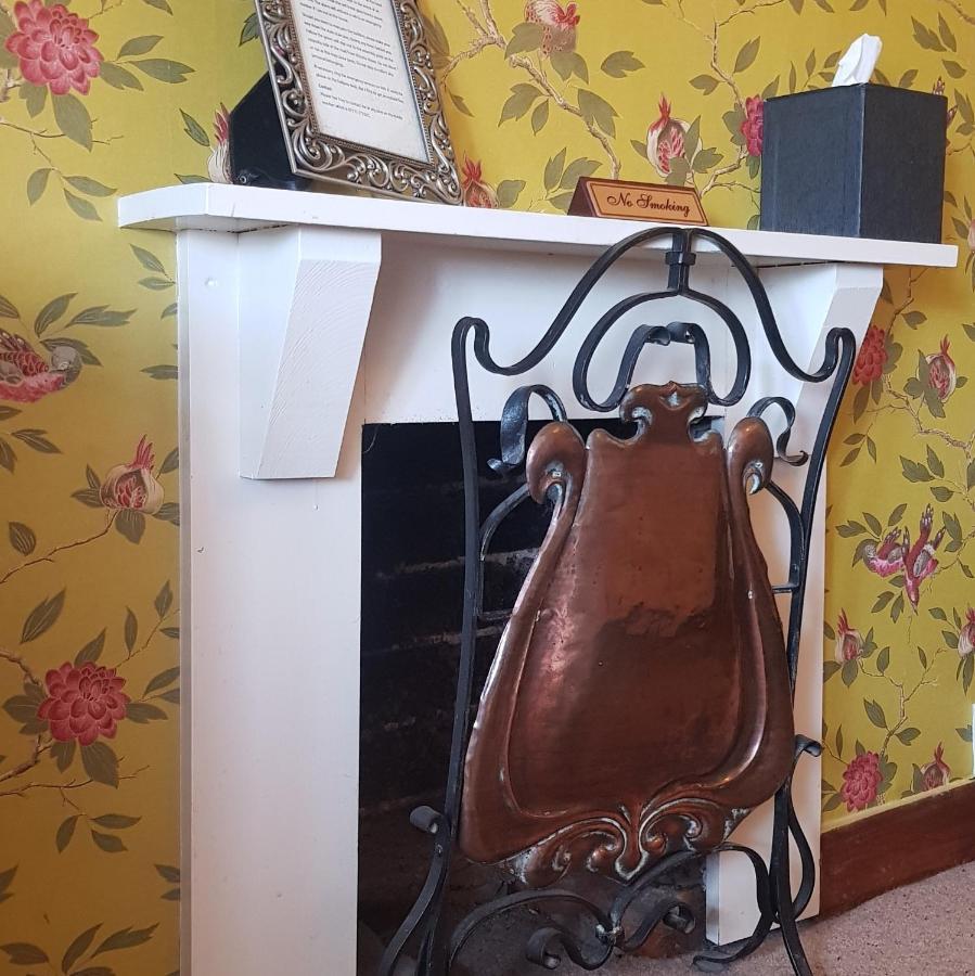 Victoria House Hotel Чърч Стретън Екстериор снимка