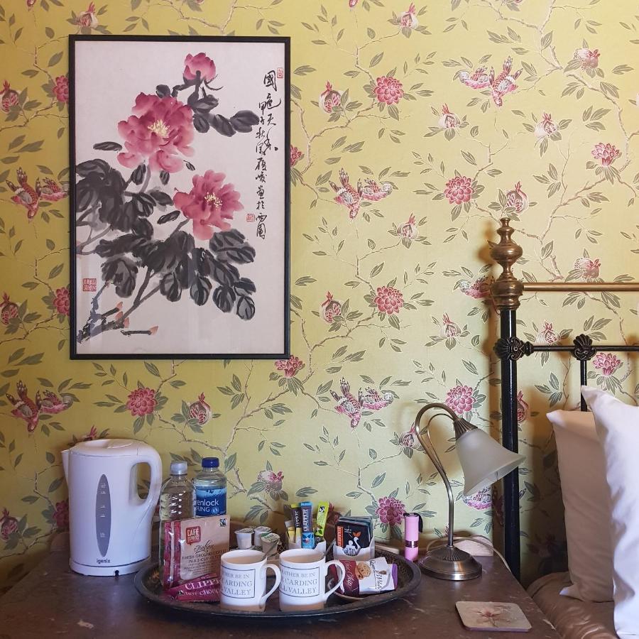 Victoria House Hotel Чърч Стретън Екстериор снимка