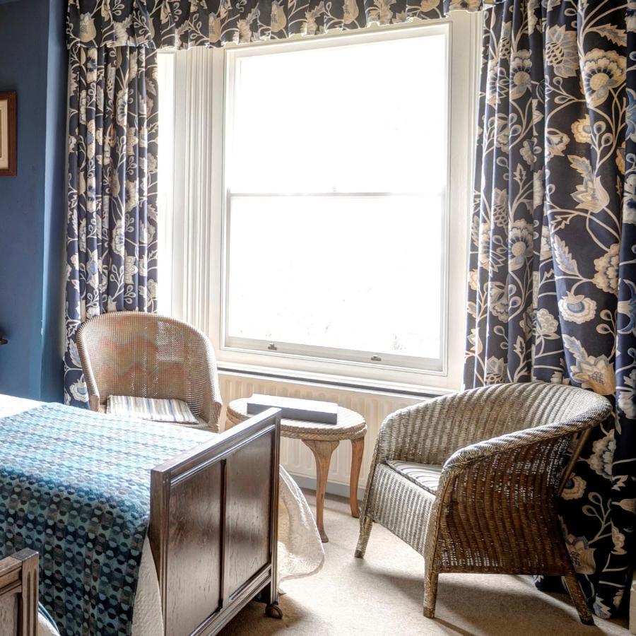 Victoria House Hotel Чърч Стретън Екстериор снимка